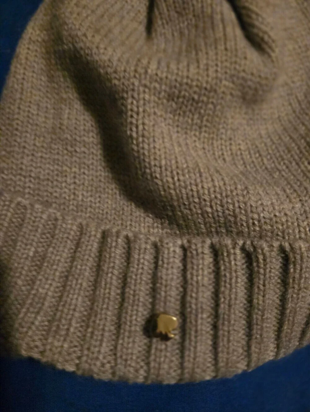 Kate Spade Women's Gray Knit Beanie with Cream Bow - New Without Tags